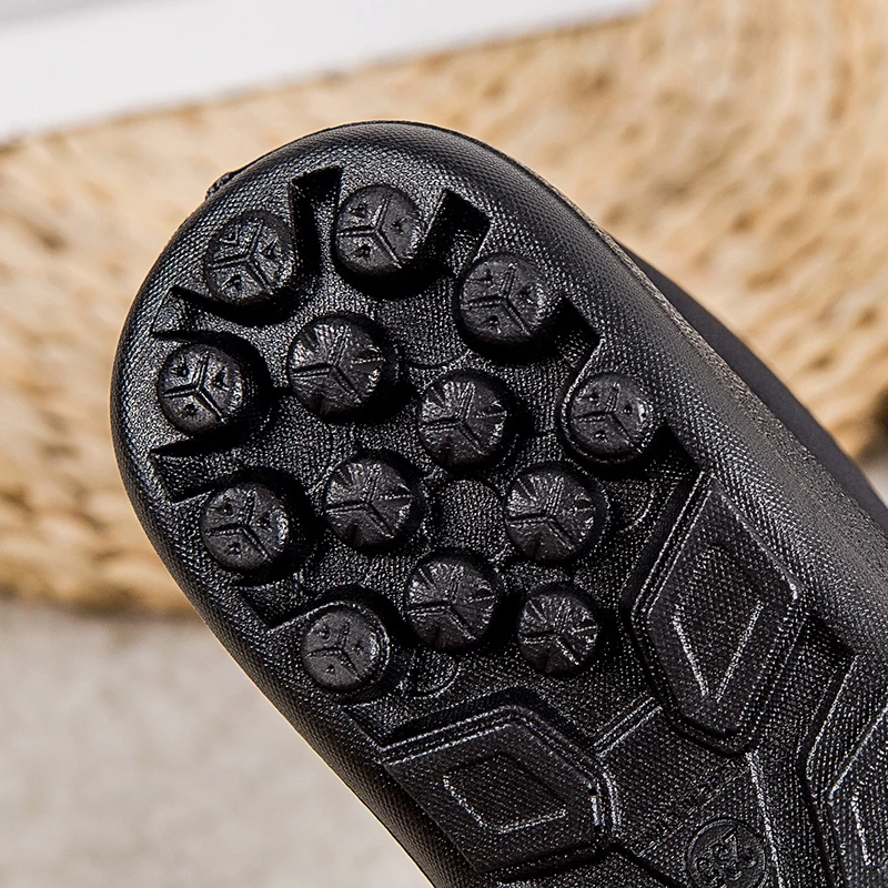 2020 Wholesale  Ladies Slip On Zip Up Red  Shoes Women Winter Boots Moon Girls Non Slip Rubber 42 43 Ankle Warm Footwear