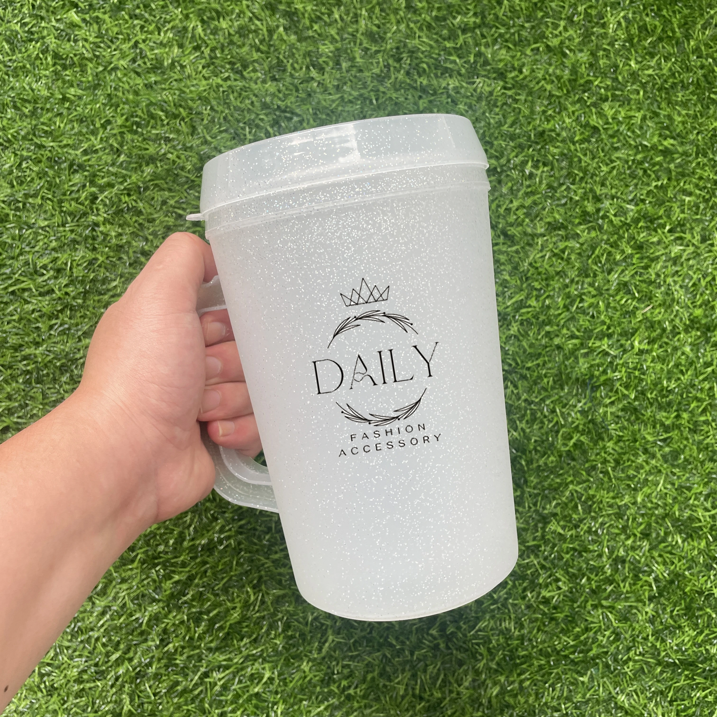 2024 RTS New Arrival Glitter Mugs Double Wall PP Plastic 34oz Trucker Mug With Handle Lid Straw