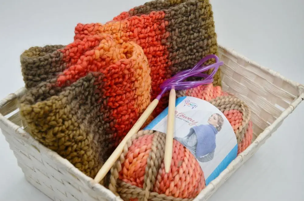 100%Polyester  Fancy Yarn  wool yarn for knitting and crochet