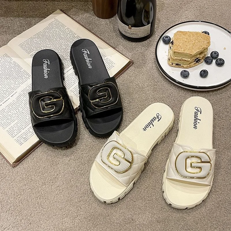 China New Design Fashion Pvc Upper Slippers Outdoor Rubber Footwear Casual Slides Slippers Flat Sandals And Slippers For Women