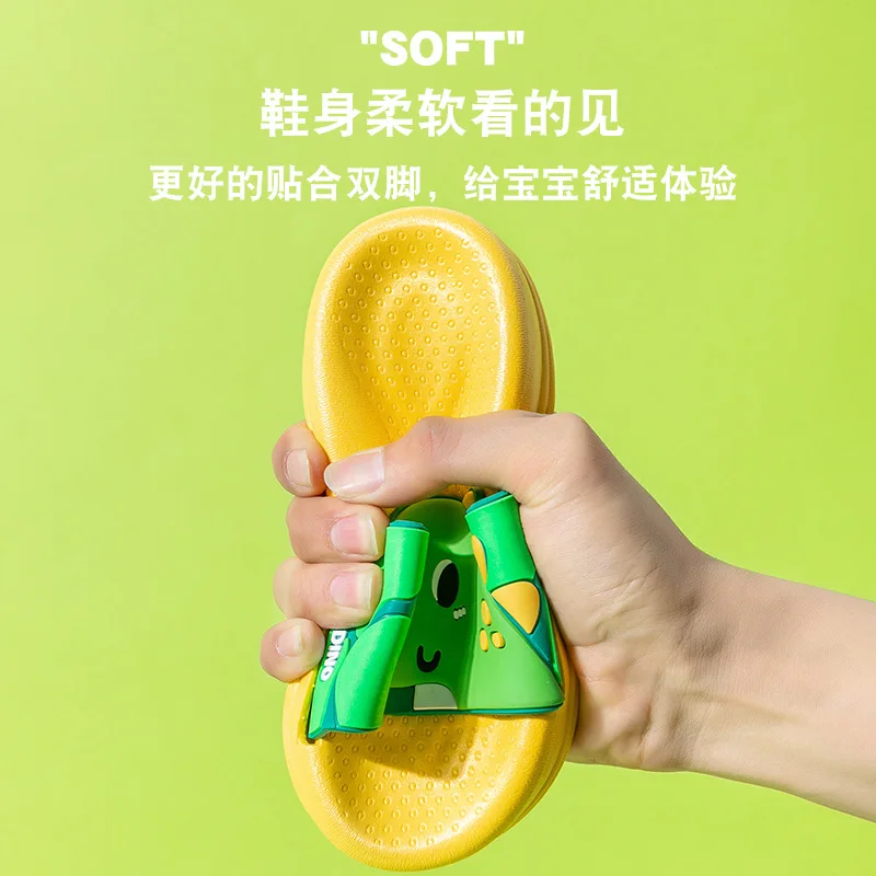 Новинка 2022, детские сандалии с мультяшным рисунком, летняя обувь с дырками, нескользящая обувь на мягкой подошве из ЭВА, портативная детская обувь с дырками