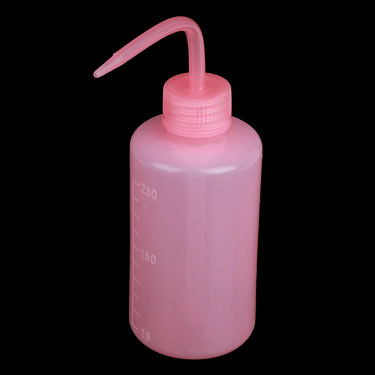 Plastic 250ml 500ml washing bottle with graduation scale with pink blue white color