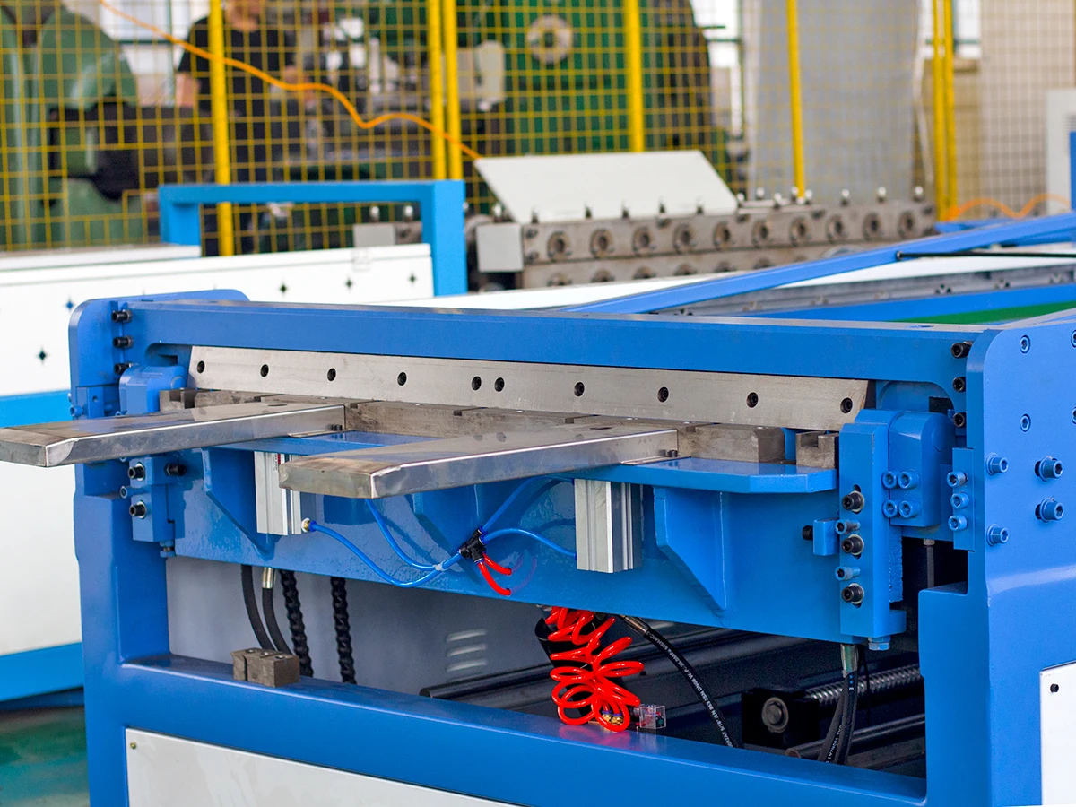 1.2*1500 mm U Shape Auto Duct Line 5 air Duct Making Machines