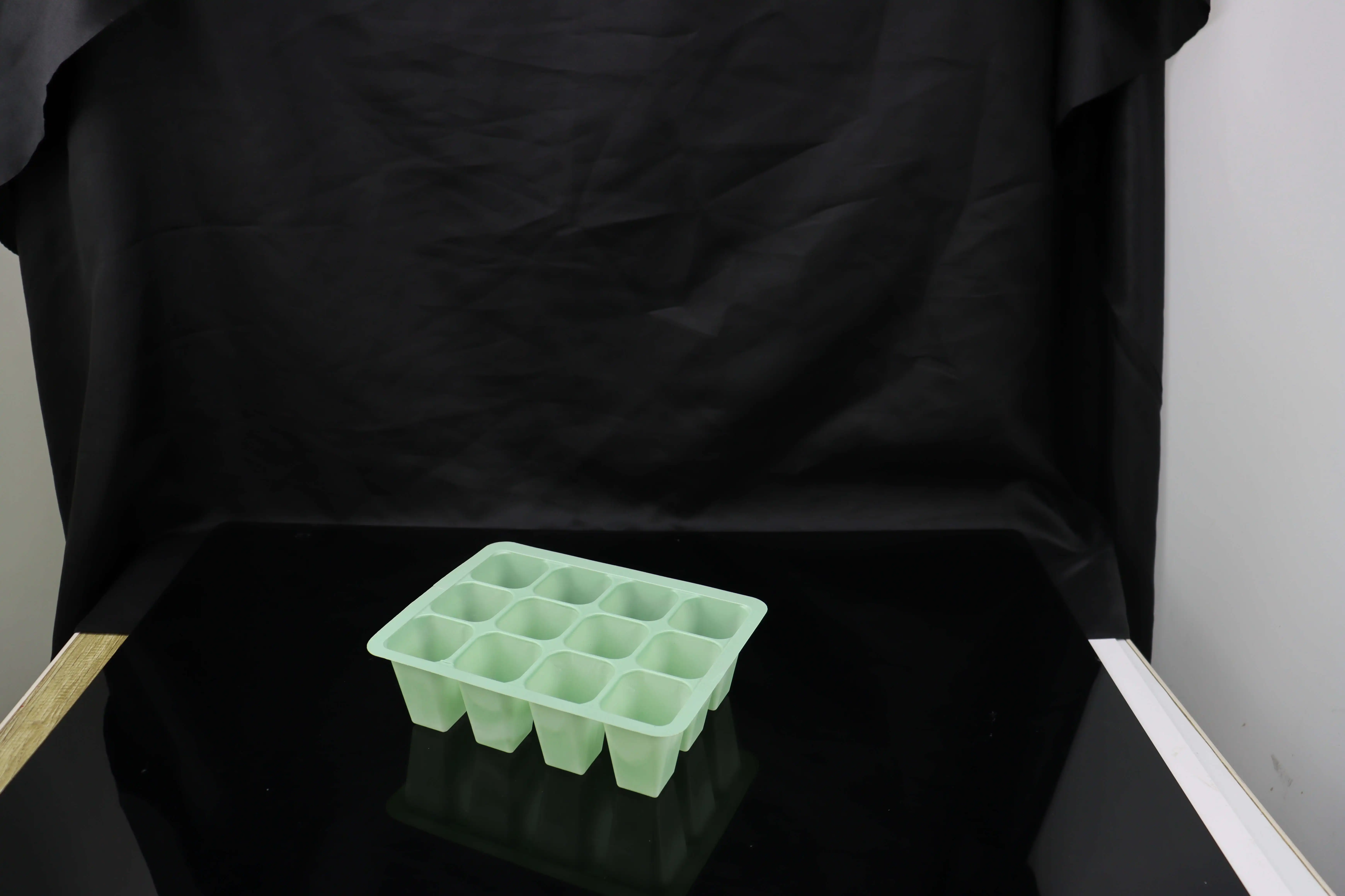 2023 New Design Eco-Friendly Seed Planting Starter Propagation Ps 12 Grids Plant Grow Tray