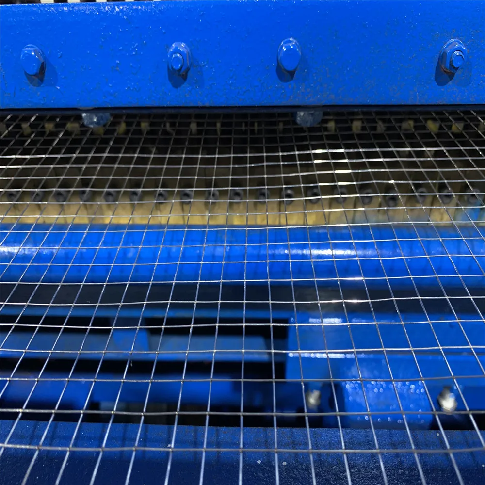 Hot sale welded wire mesh machine for fencing in rolls wire mesh welding equipment