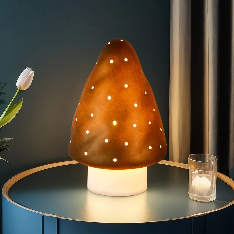 New arrival mushroom shape table desk light lamp gold porcelain indoor electric mushroom table lighting