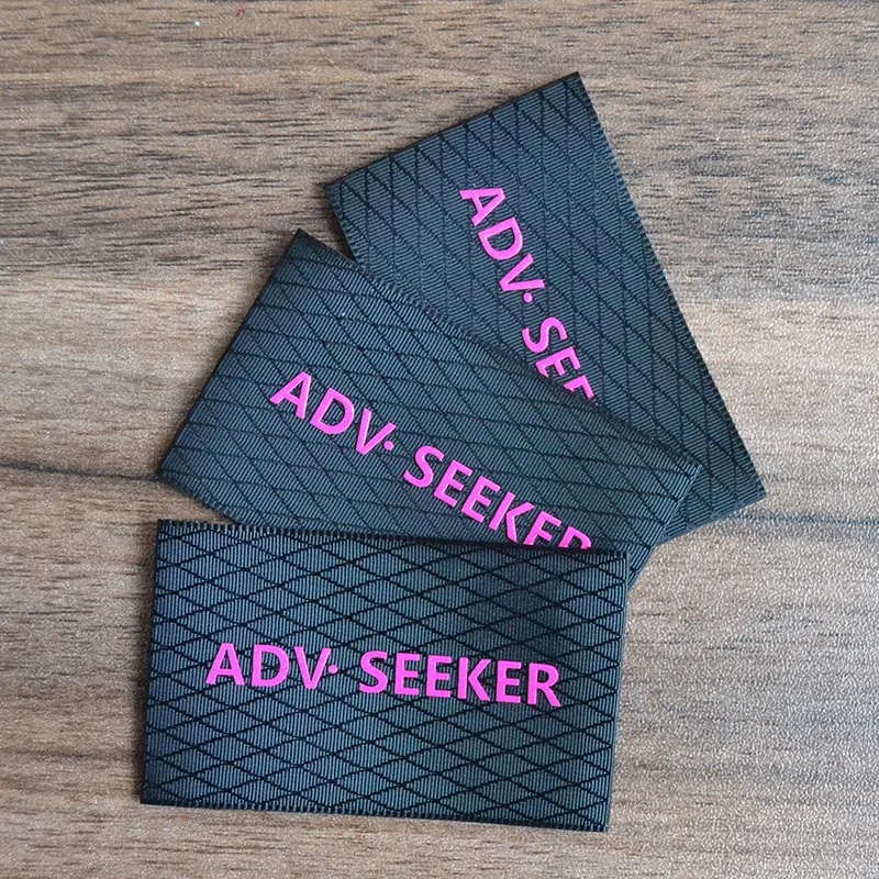 Custom Luxe Logo 3D Silicone rubber on fabric Printed Damask Garment essential etiquetas personalizadas Textured Woven Labels