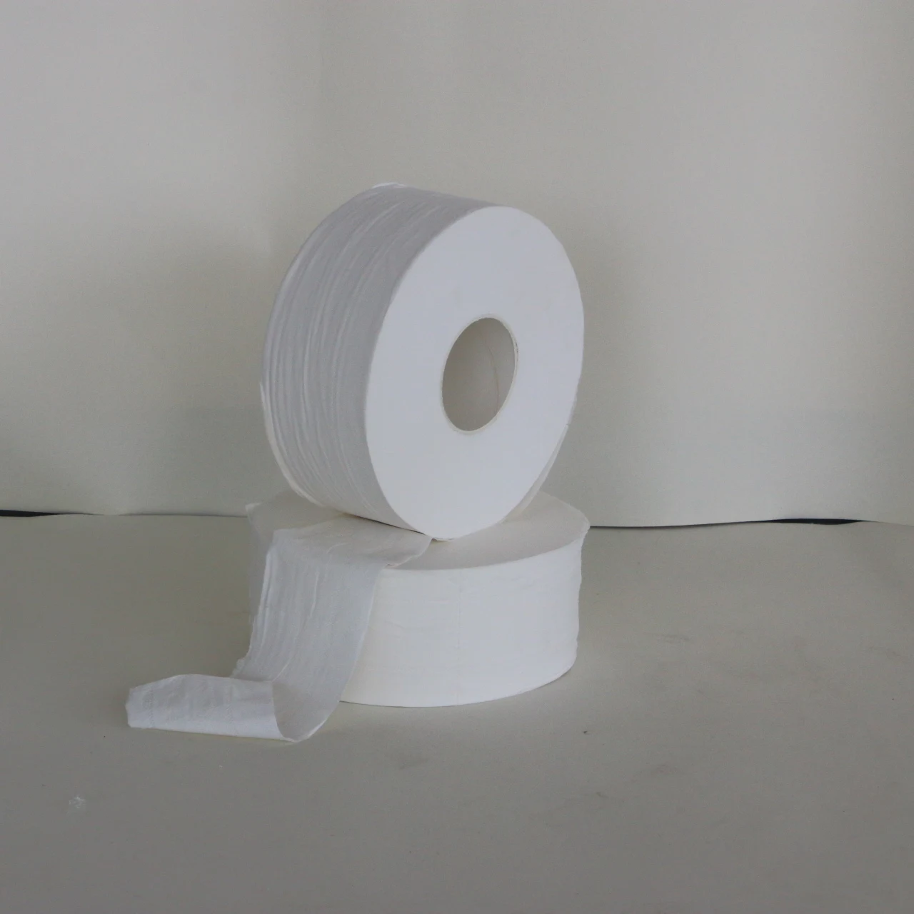 Низкий минимальный заказ коммерческий рулон туалетной бумаги белая салфетка для ванной большой