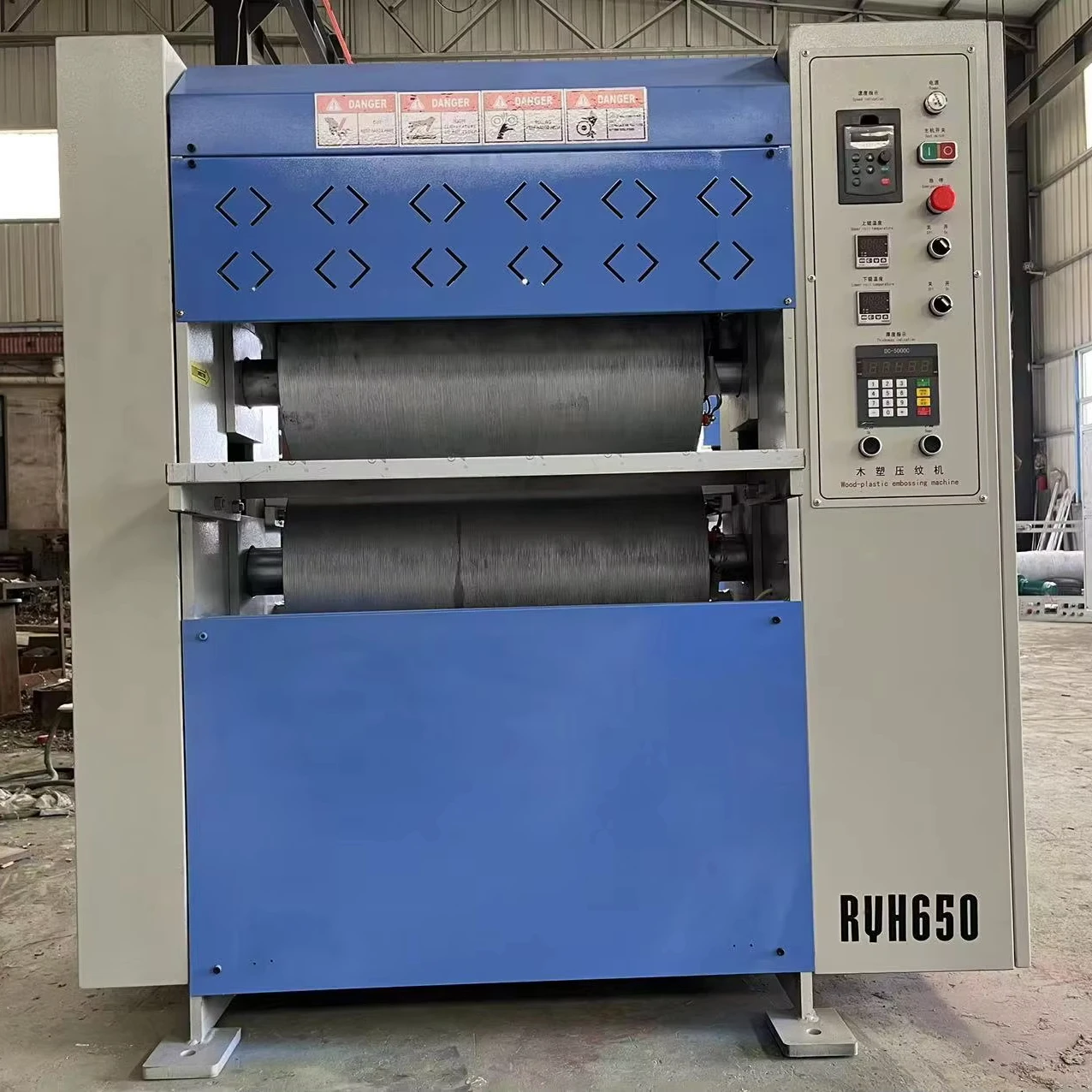 MDF Embossing Machine Wood Plastic Pe Wpc Decking Making Machine Wood Heat Press Machine manuafacture