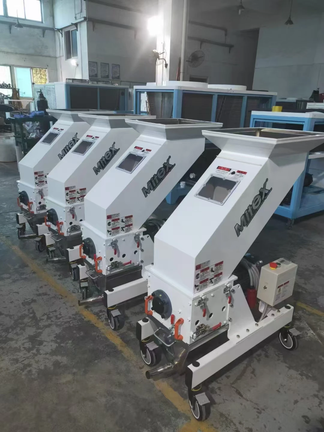 Medium Speed Granulator Plastics Recycling Crusher Plastic Crusher For Injection Molding Machine