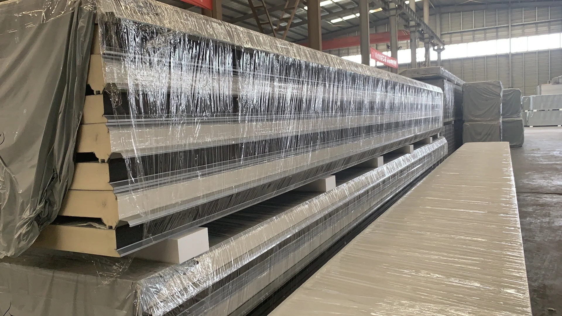 Composite aluminum facade decorative board for interior and exterior walls of buildings