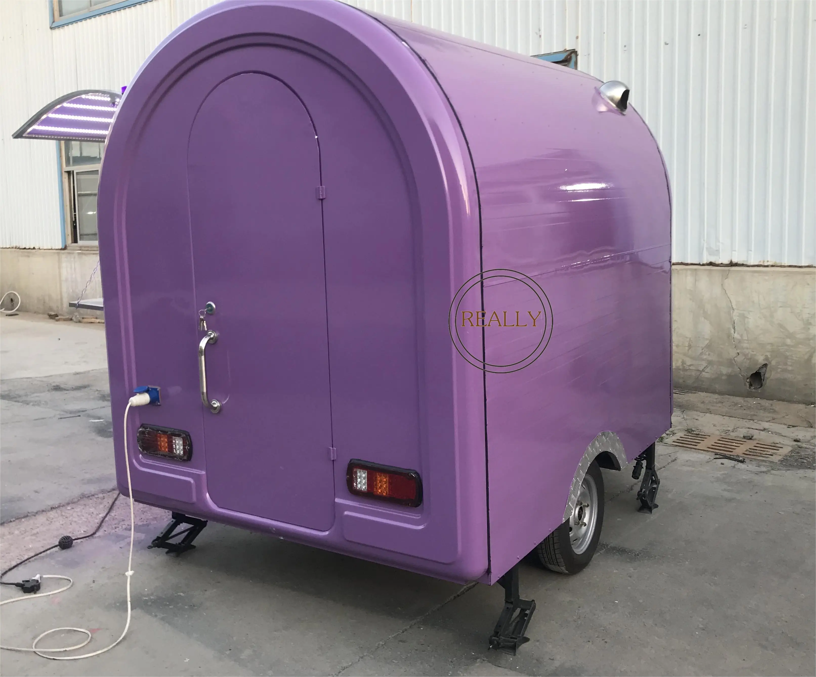 Long Service Life Top Fashion Color Customized  Bbq Food Truck Catering China Mobile Food Carts