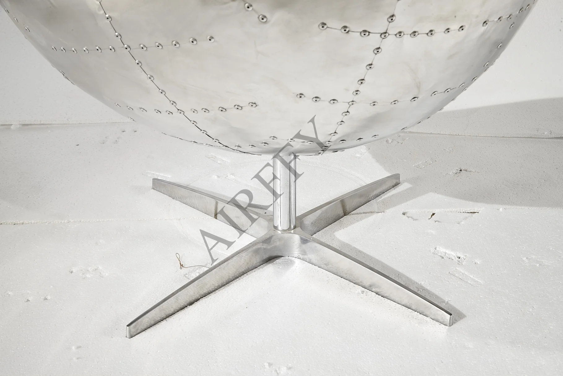 OEM/ODM Retro Leather Egg Cadeira Aluminum Vintage Genuine Leather Aviator Egg Chair Aviator Chair Aviator Design Leather Chair