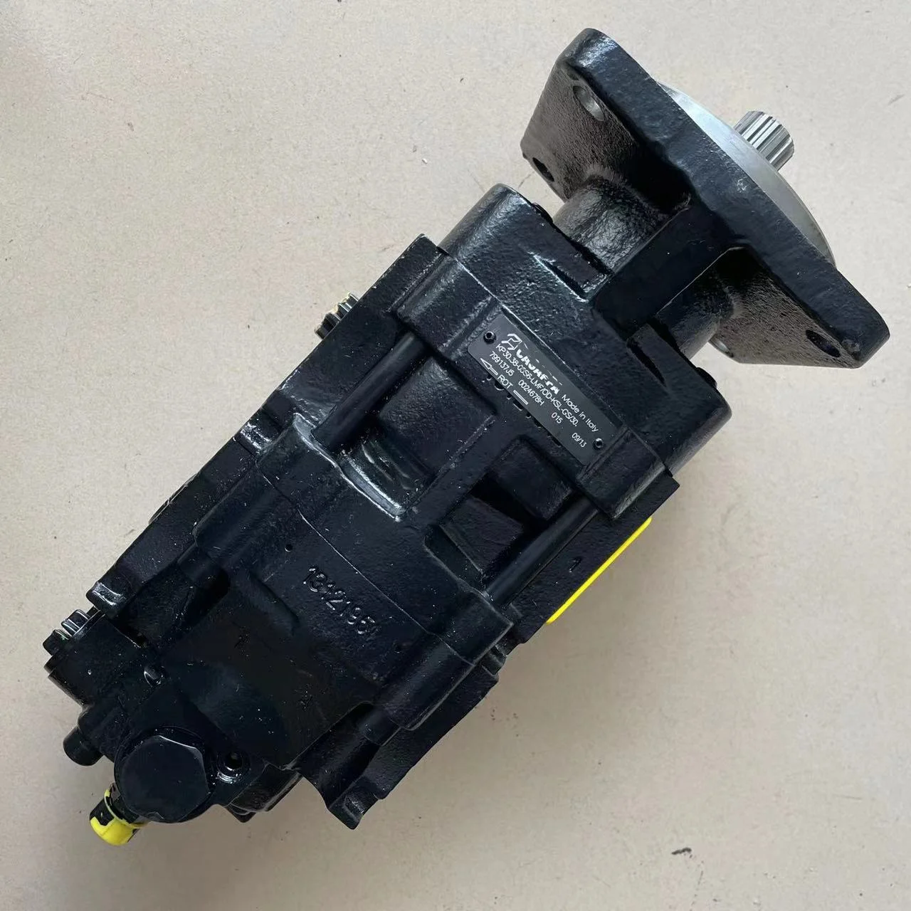 Original New Hydraulic Pump 799137J4  87743506 KP30.34-05S6-LMF/OD-M5-KSL/30 for CASE 580 580T