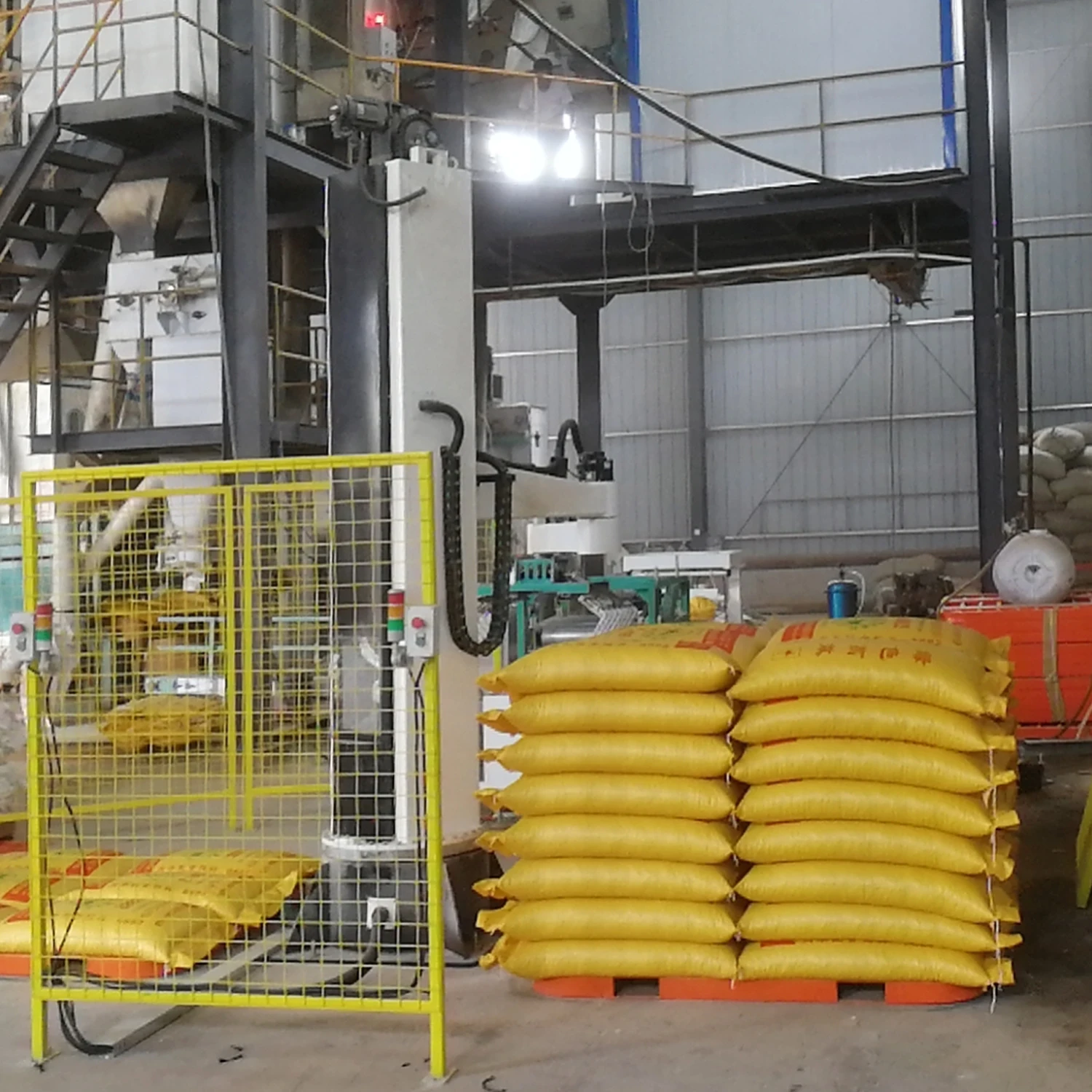 Automatic Packing Line Column Type Palletizer Machine Carton Box Bag Bagger Stacking Column Robot Palletizer Bags