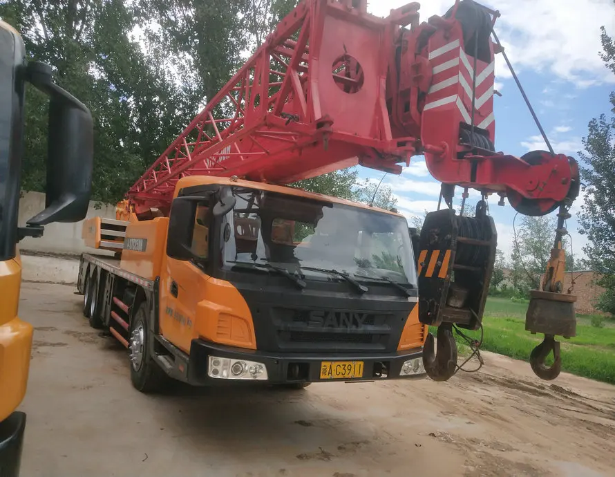 25 tons 5 section main boom crane original China STC250H 2019year used truck crane for sale