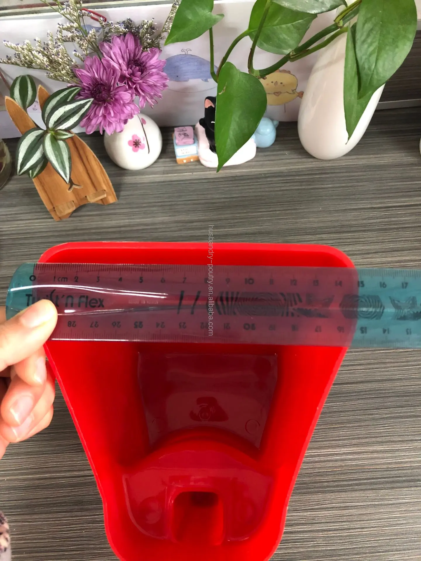 2 Quart  Horse Plastic Feed Scoop