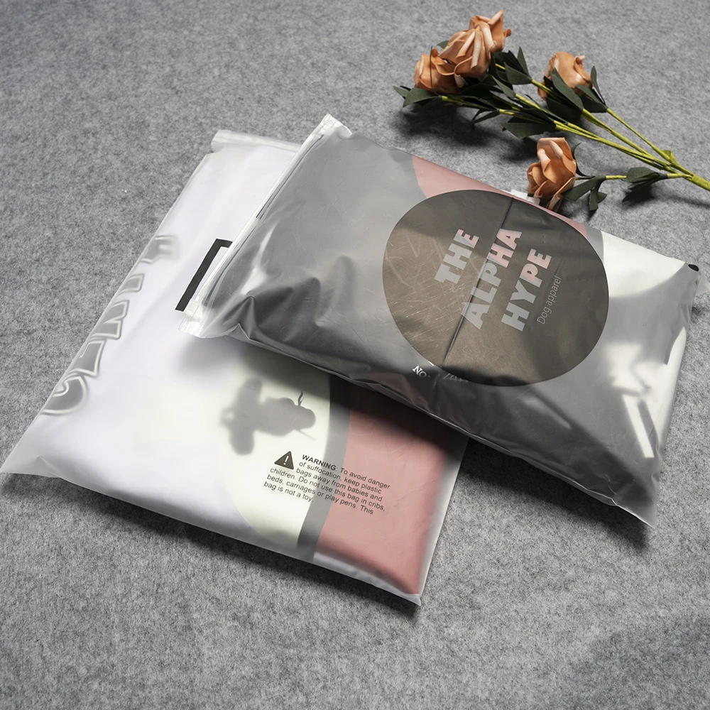 Wholesale Custom Logo Boutique Zipper Lock Bag Clothing Black Zipper Bag For Clothing Packaging