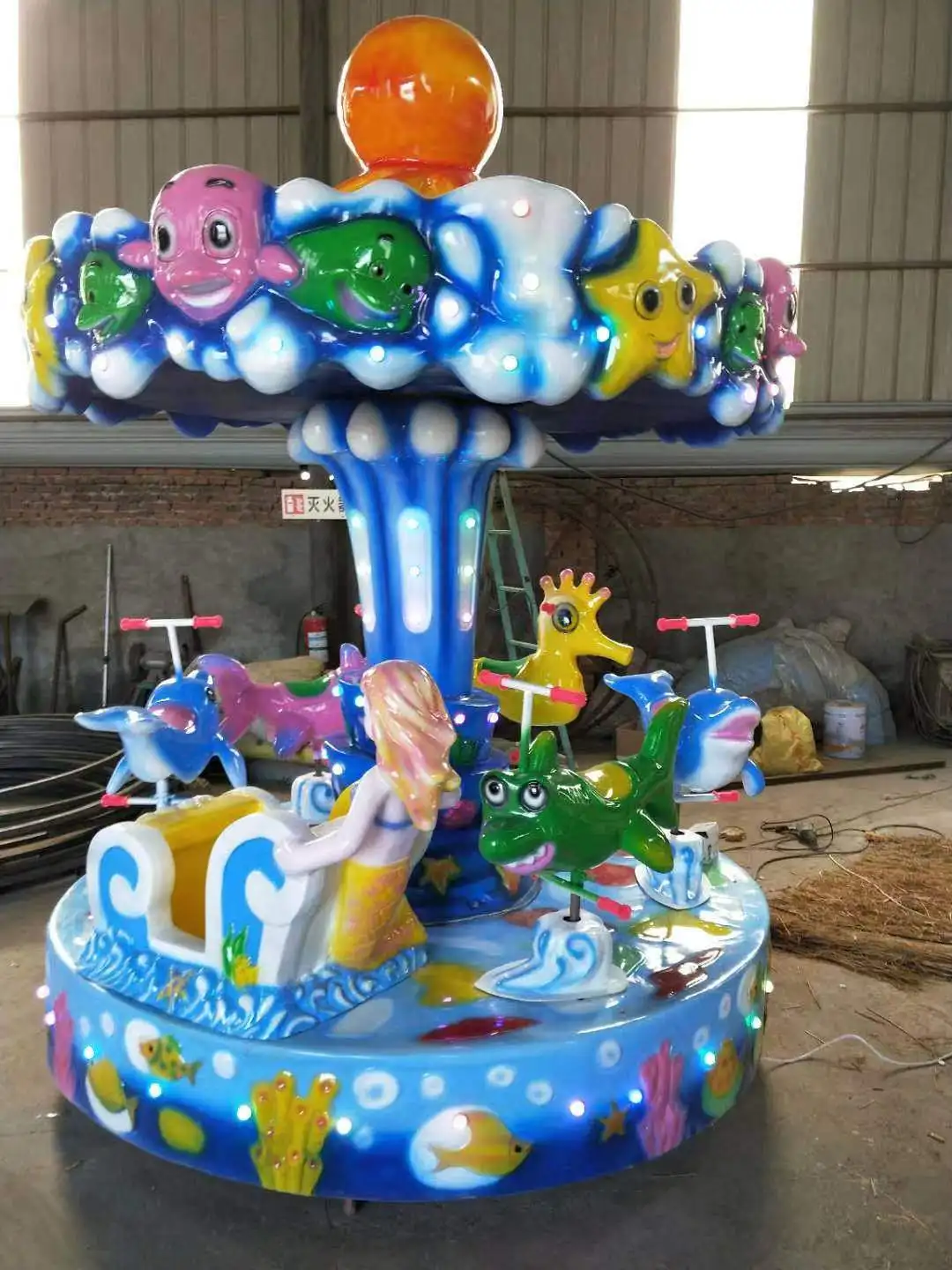 Factory Directly Wholesale Mini Carousel Christmas Musical Carousel Merry-Go Carousel