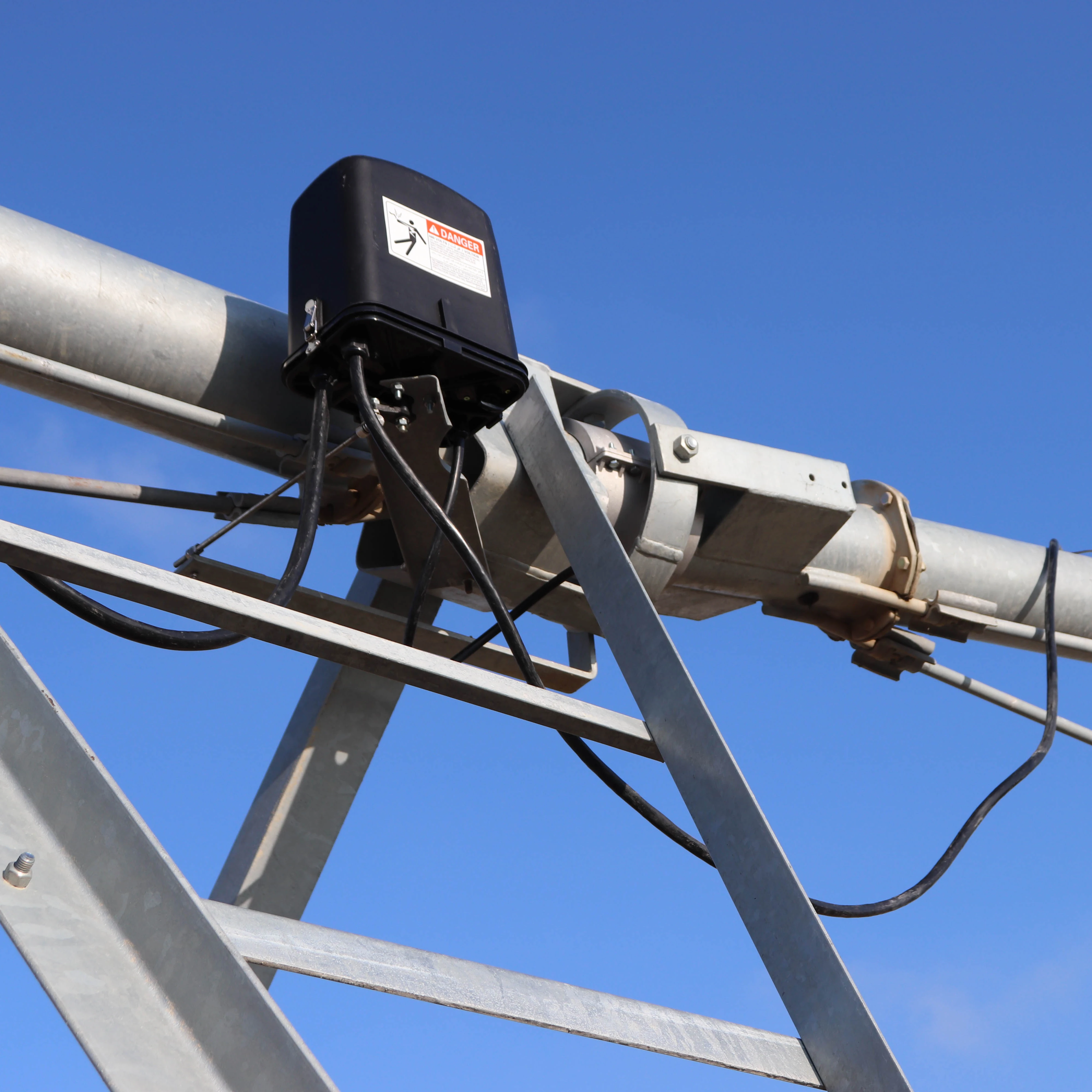 Zimmatic Style Intermediate Towerbox Center Pivot Irrigation System