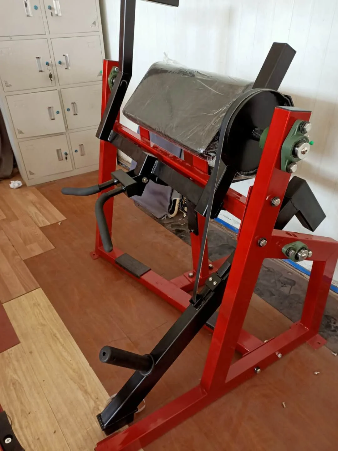 2023 new design Strongway fitness Commercial Gym Fitness Equipment Hammer  Plated Loaded Machine Seated Biceps curl