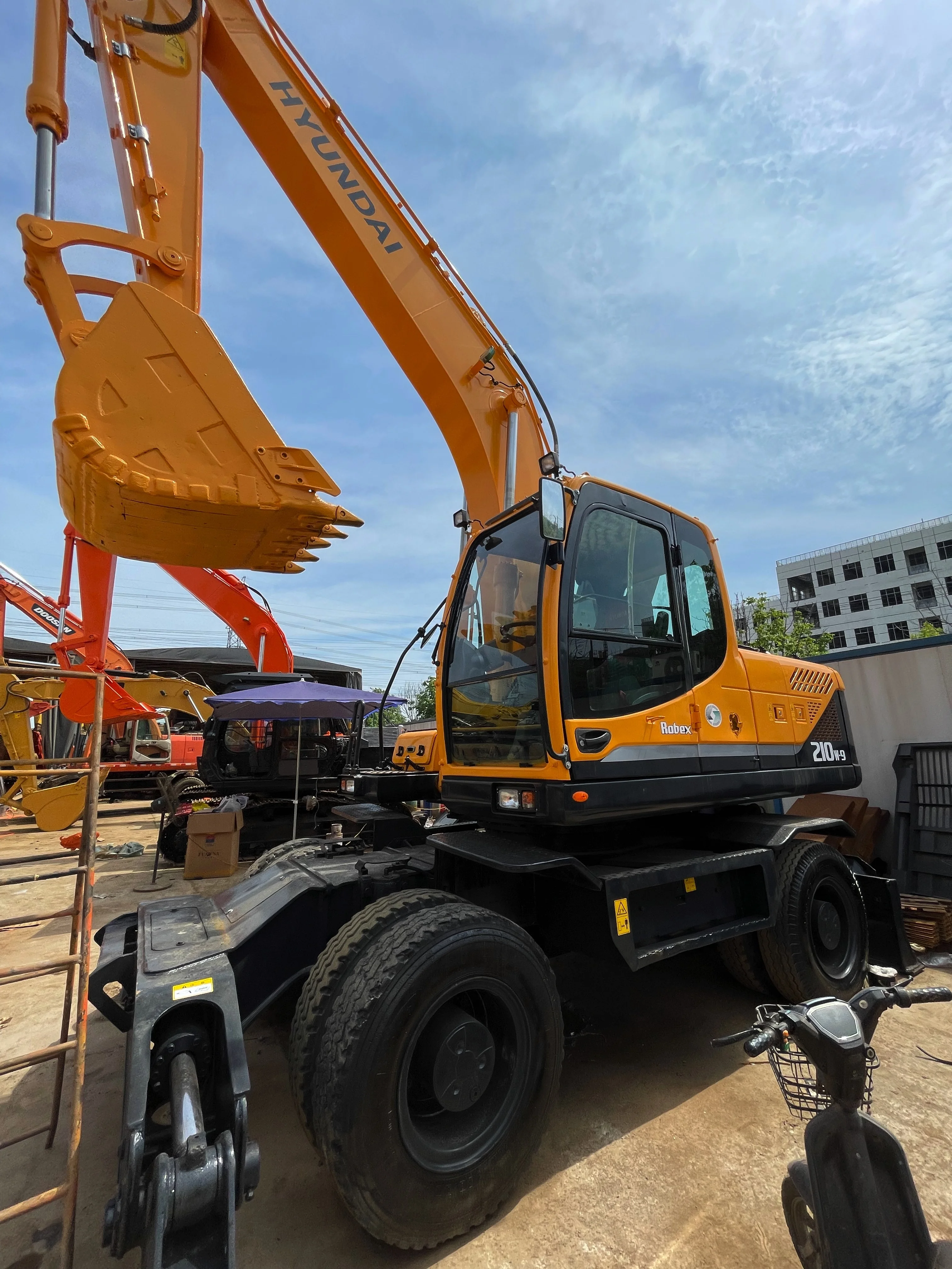 Used 2021 Wheel Excavator Hyundai 210 Used Hyundai Wheel Excavator Korea