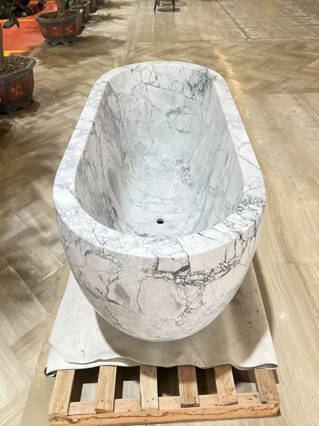 European Style Natural Stone Indoor Carrara White Oval Marble Bathtub