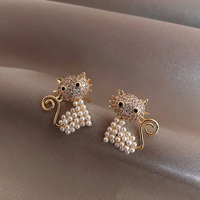 Factory Direct Sales New Animal Series Fashion Wild Pony Wings Moon Star Full Diamond Earrings Earrings Spot