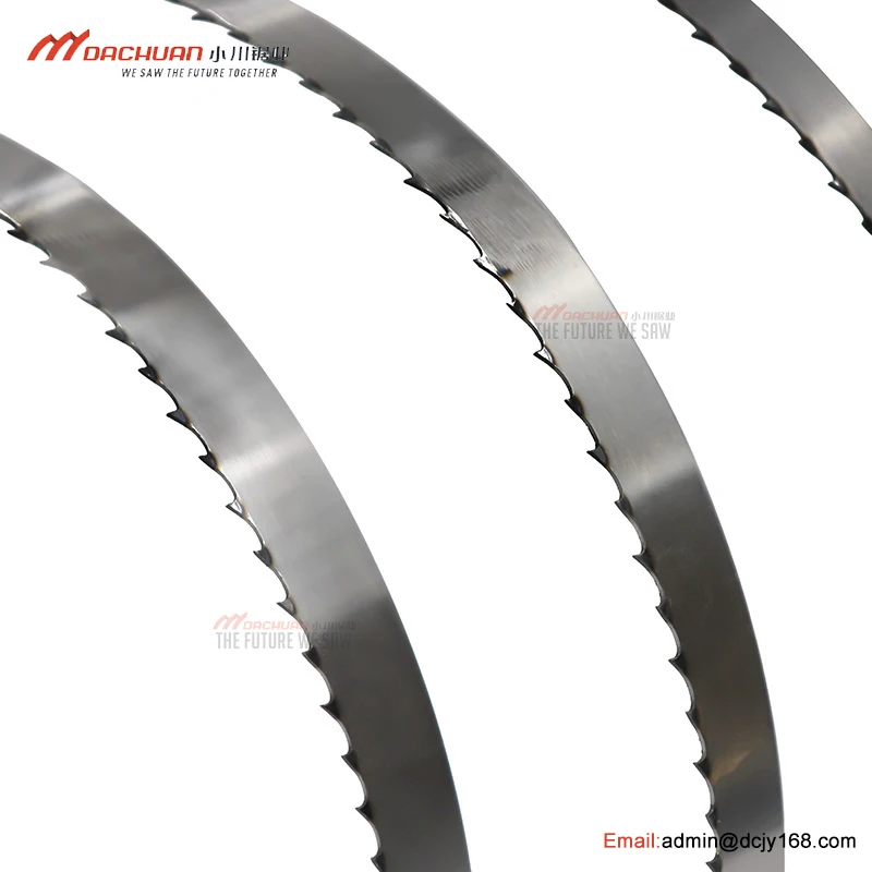 Meat and bone saw blade for sawing meat, fish and poultry