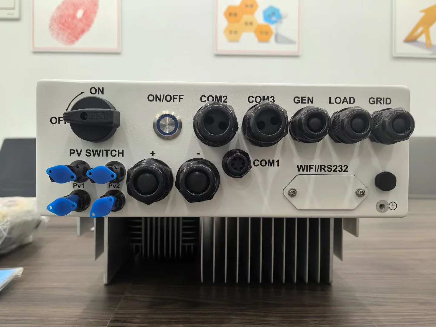 Гибридный SUN-6K-SG05LP1-EU-инвертор Deye 6 кВт однофазный 230 В 2 МППт 48 низкая мощность 60 Гц