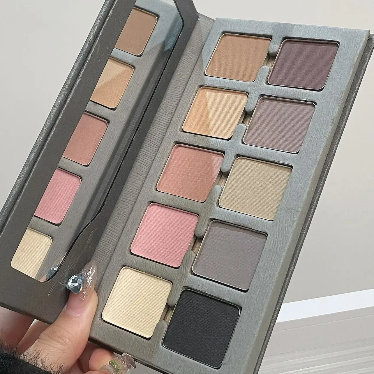 Multi-use Ten Colors Eyeshadow Palette Matte Brightening Smooth Texture Earth Tones Daily Makeup Eyeshadow Palette