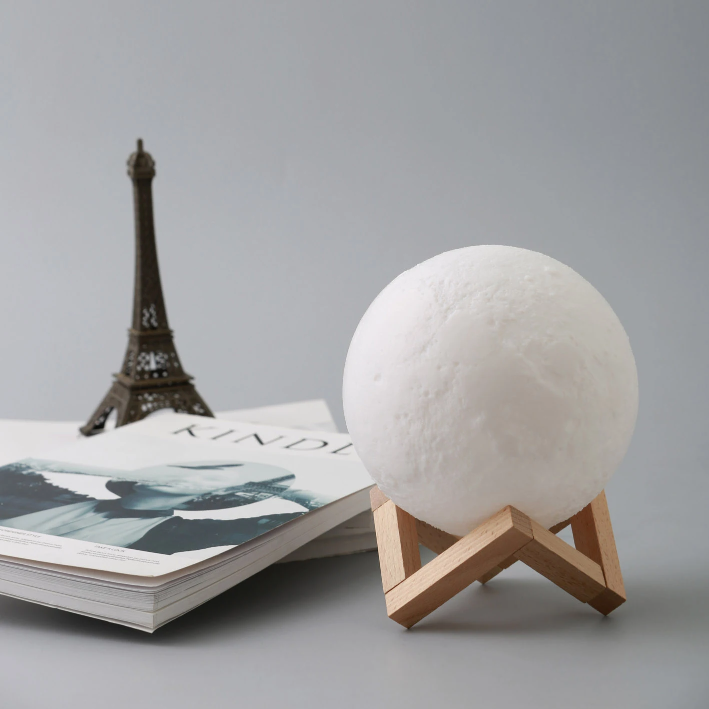 wholesale hot selling latest sleep trainer Moon Lamp 15cm 3D Full Moon Night Light Modern LED moon lamp