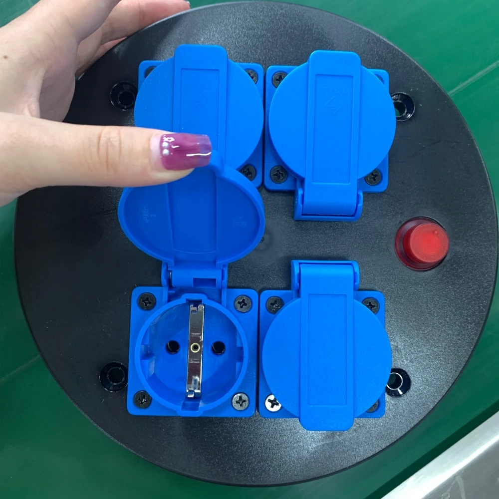 BENEW Factory Directly OEM ZD5002 4 Socket IP44 CE Certificated Simple Cable Reel With Over Heat Protector