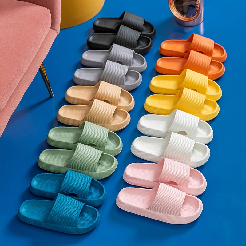 Manufacturers wholesale cheap indoor bath home leisure comfortable stepping on shit feeling men and women slippers