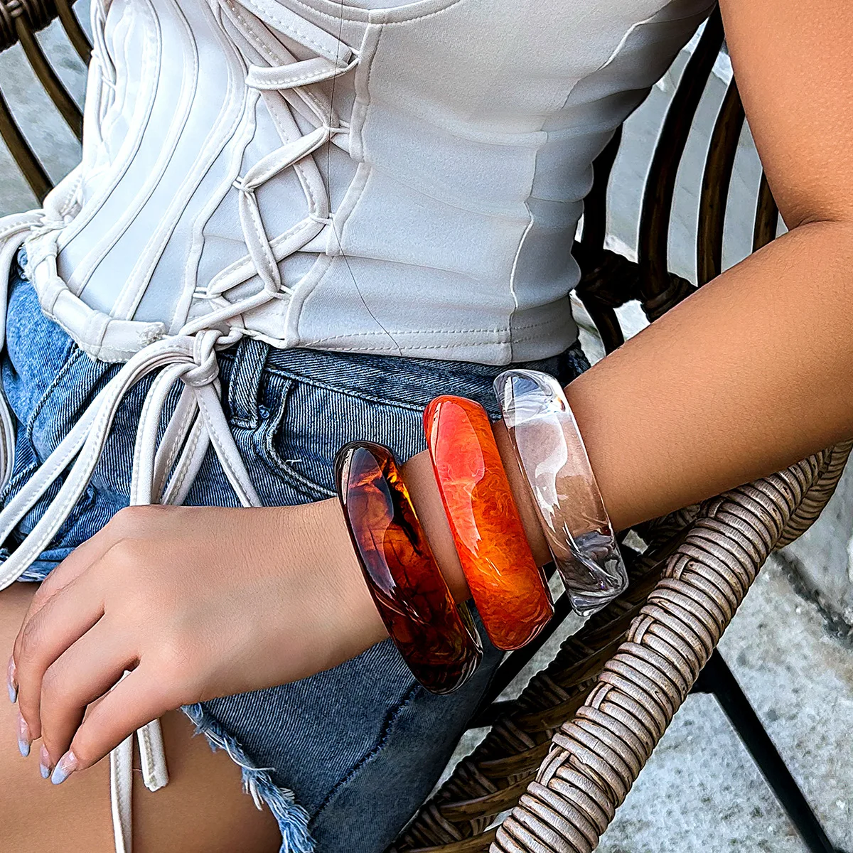 New Arrival Fashion Jewelry Exaggerated Creamy-white Amber Resin Irregular Big Round Clear  Acrylic Bracelet Bangle for Women