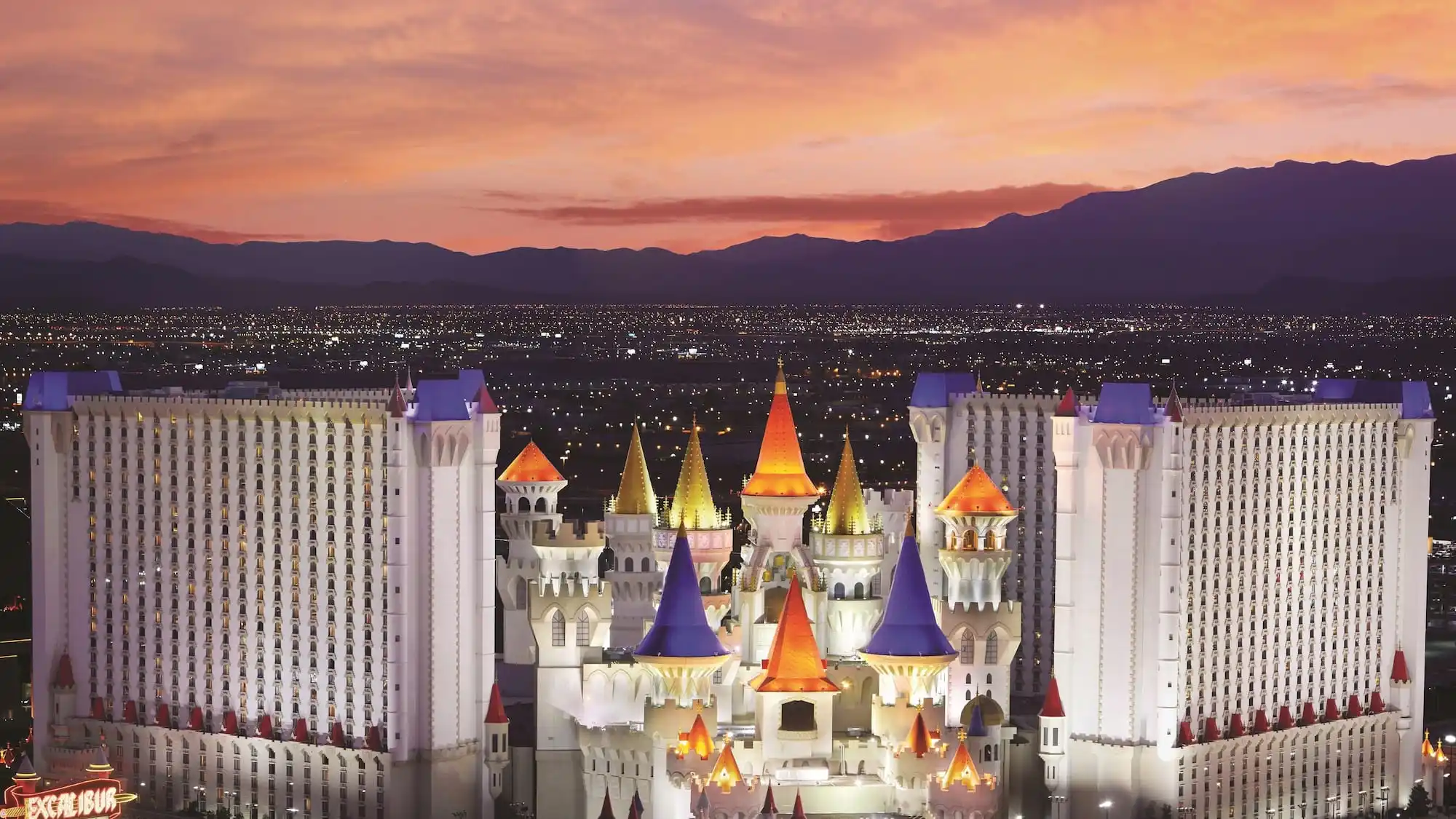 Modern Luxury Hotel Bedroom Set Foshan Custom Made 5 Star Bed Solid Wood Classic Design Hall Bathroom Dining MDF Fabric Material