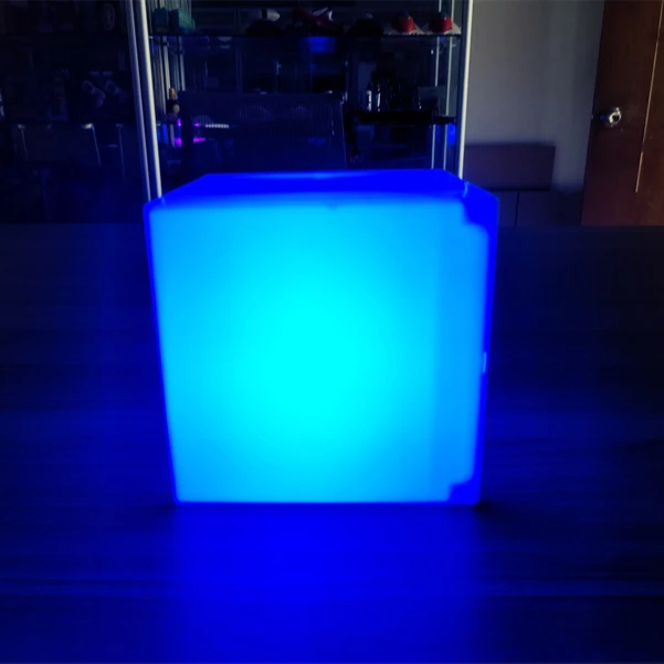 Factory customized multi-color rotating and changing color cube luminous toy
