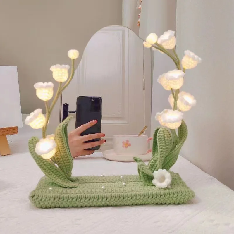 DIY hand-woven tulip floret bouquet makeup mirror wool crochet decorative mirror