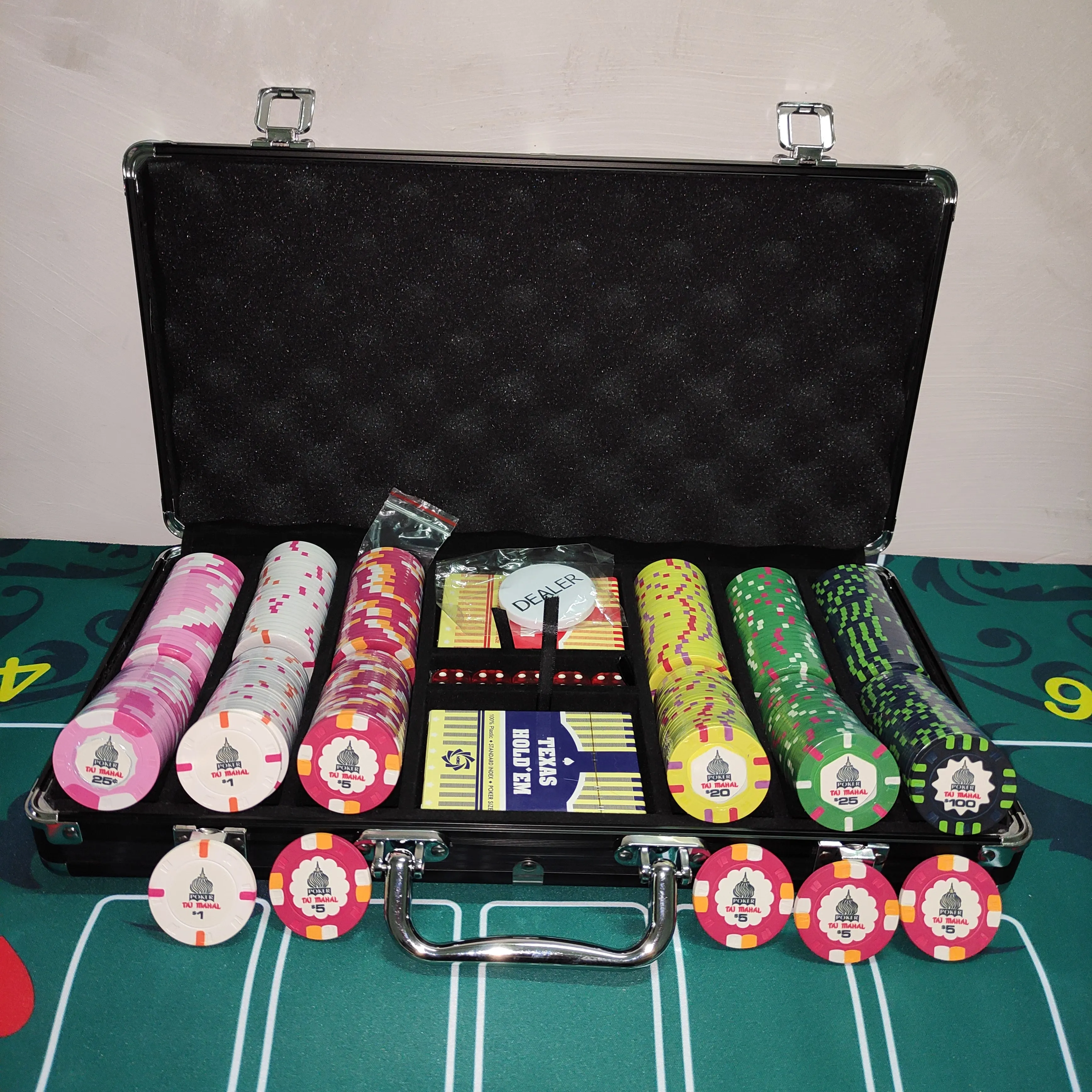 Custom 10G ceramic poker chips set