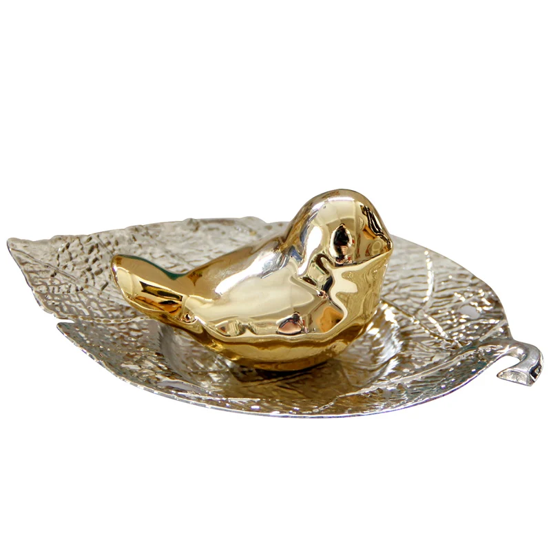
Lovely Desktop Ceramic Golden Art Craft Porcelain Mini Bird Display Ornaments With Silver Metal Leaf Gifts For Kids 
