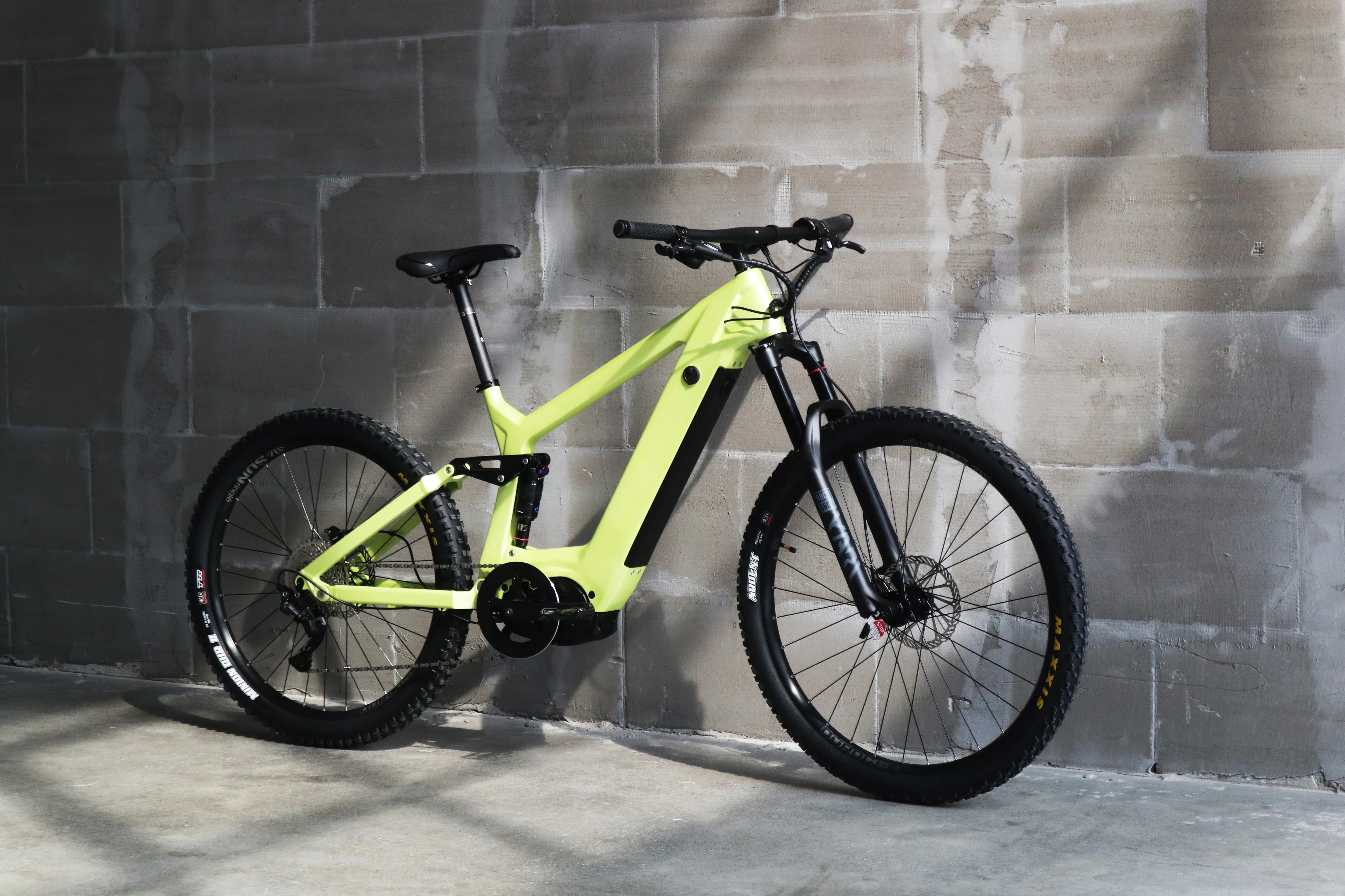 XC Mountain Electric Bike 240nm Centra Motor Electric Bike TruckRun Ebike M09 1200w Mid Drive Electric Mountain Bike