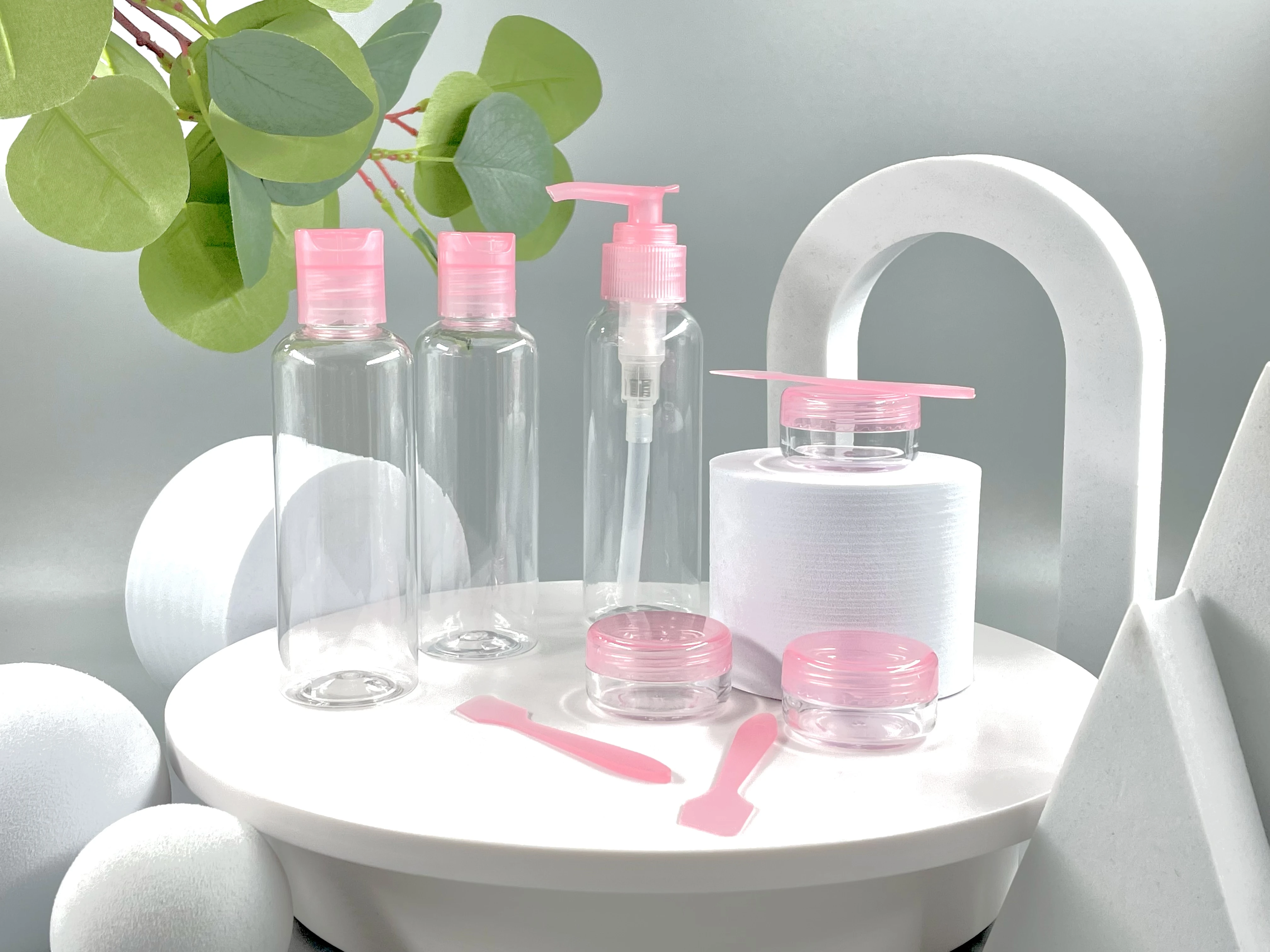 Wholesale Free Sample Refillable Empty Plastic Bottle and Cream Jar Travel Set for Cosmetic and Personal Care Liquid Use