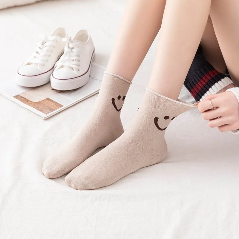 New Arrival Smile Face Women Middle Fashion Knit Cotton Socks For Ladies