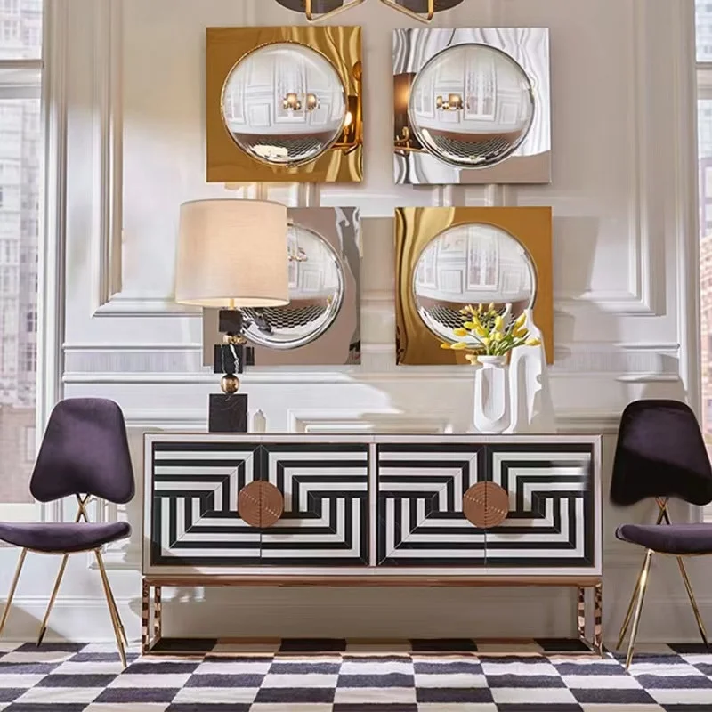Модернистский черно-белый полосатый стеклянный дверной шкаф от Jonathan Adler