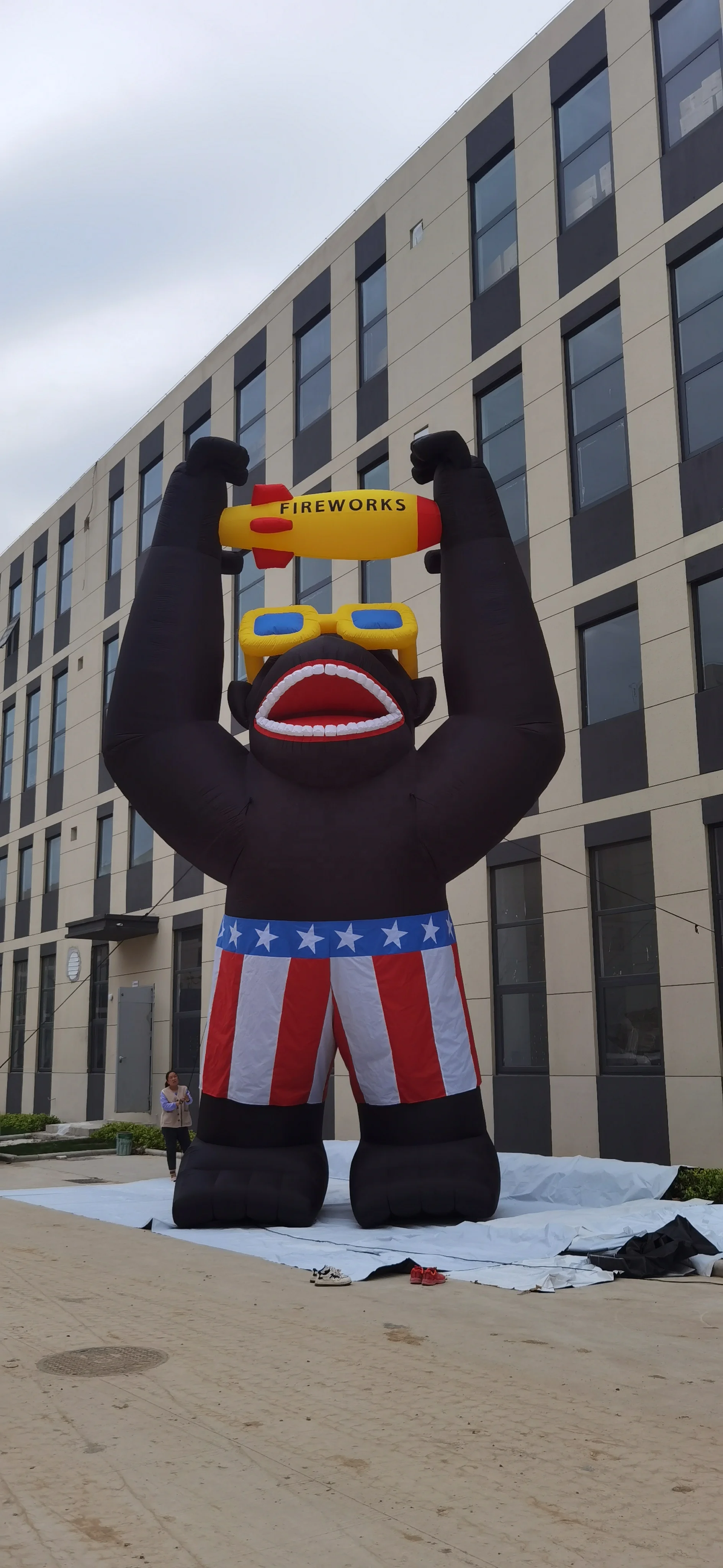 Inflatable gorilla advertising model factory customized inflatable model