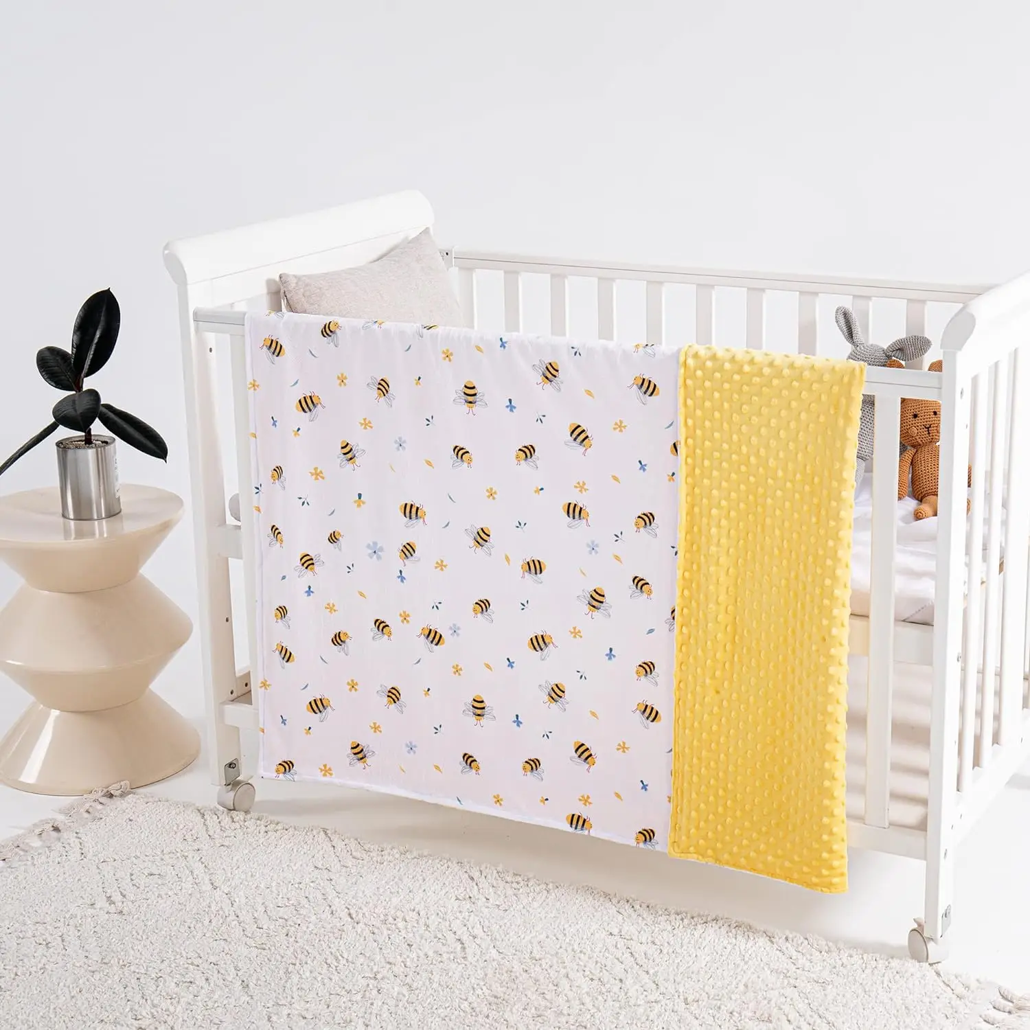 Wholesale Double Layer Baby Soft Minky Dot Receiving Blanket Velvet Plush Reversible Blanket For Newborns And Toddlers