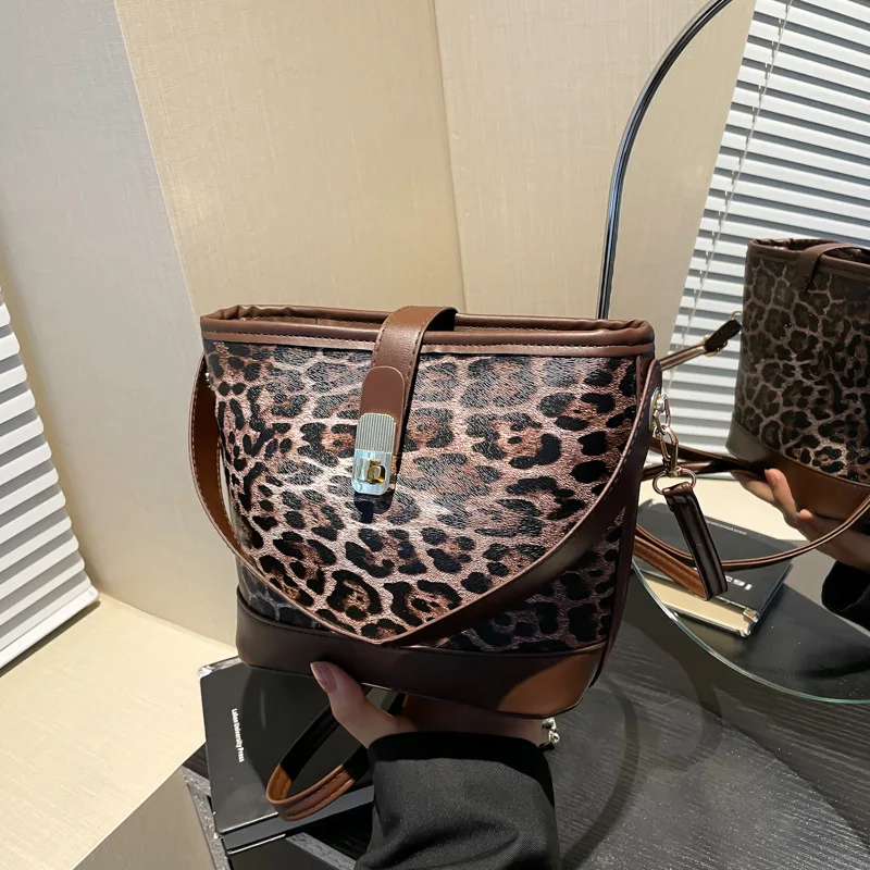 2024 2025 Women Fashion European and American Brown Genuine African All Leather Handbag Sac Seau Animal Leopard Print Bucket Bag