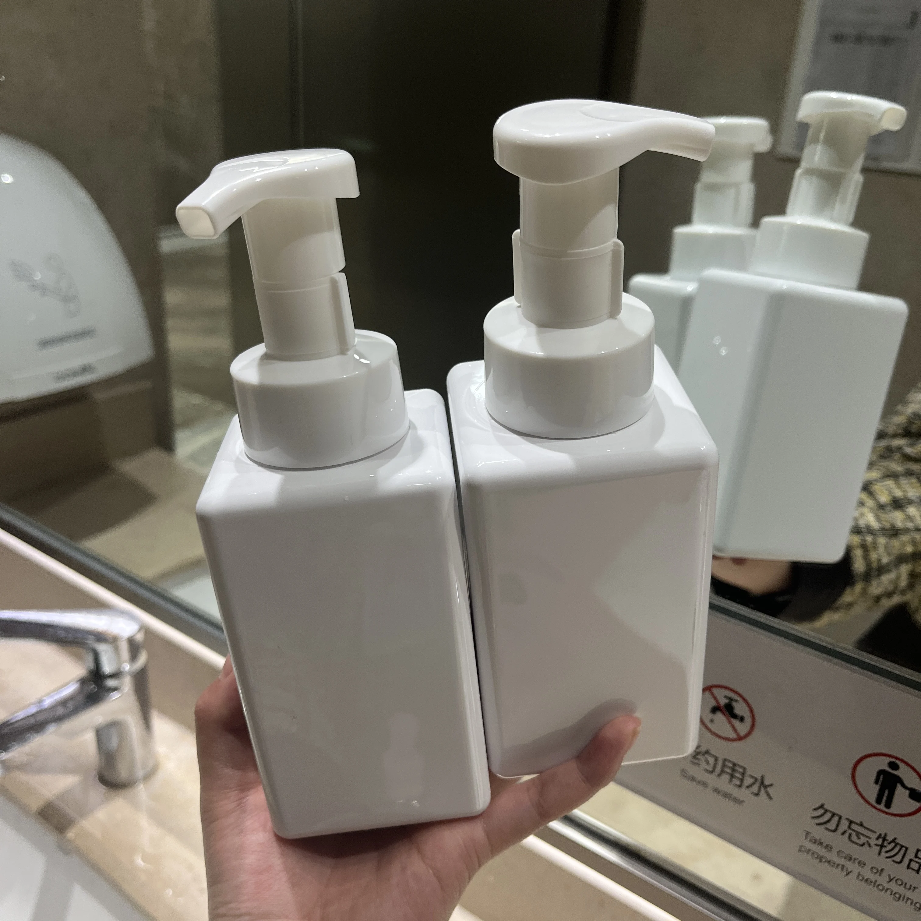 Custom empty 450ml 1.6cc 0.8cc white cosmetic body shampoo facial hand soap dispenser pump wash foaming liquid hand soap bottle