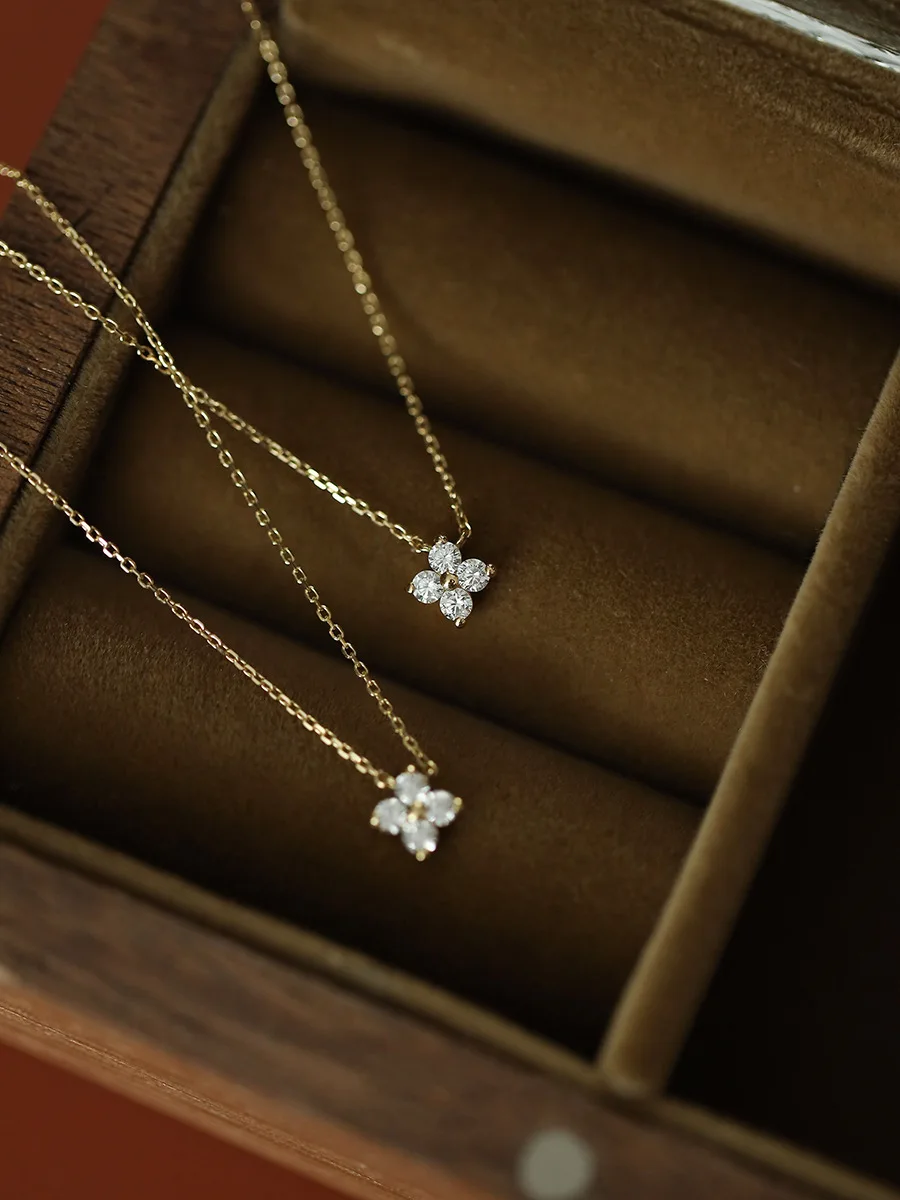 Lucky Four-leaf Clover S925 Sterling Silver Necklace Flash Diamond Clavicle Chain Flower Pendant Necklace Female