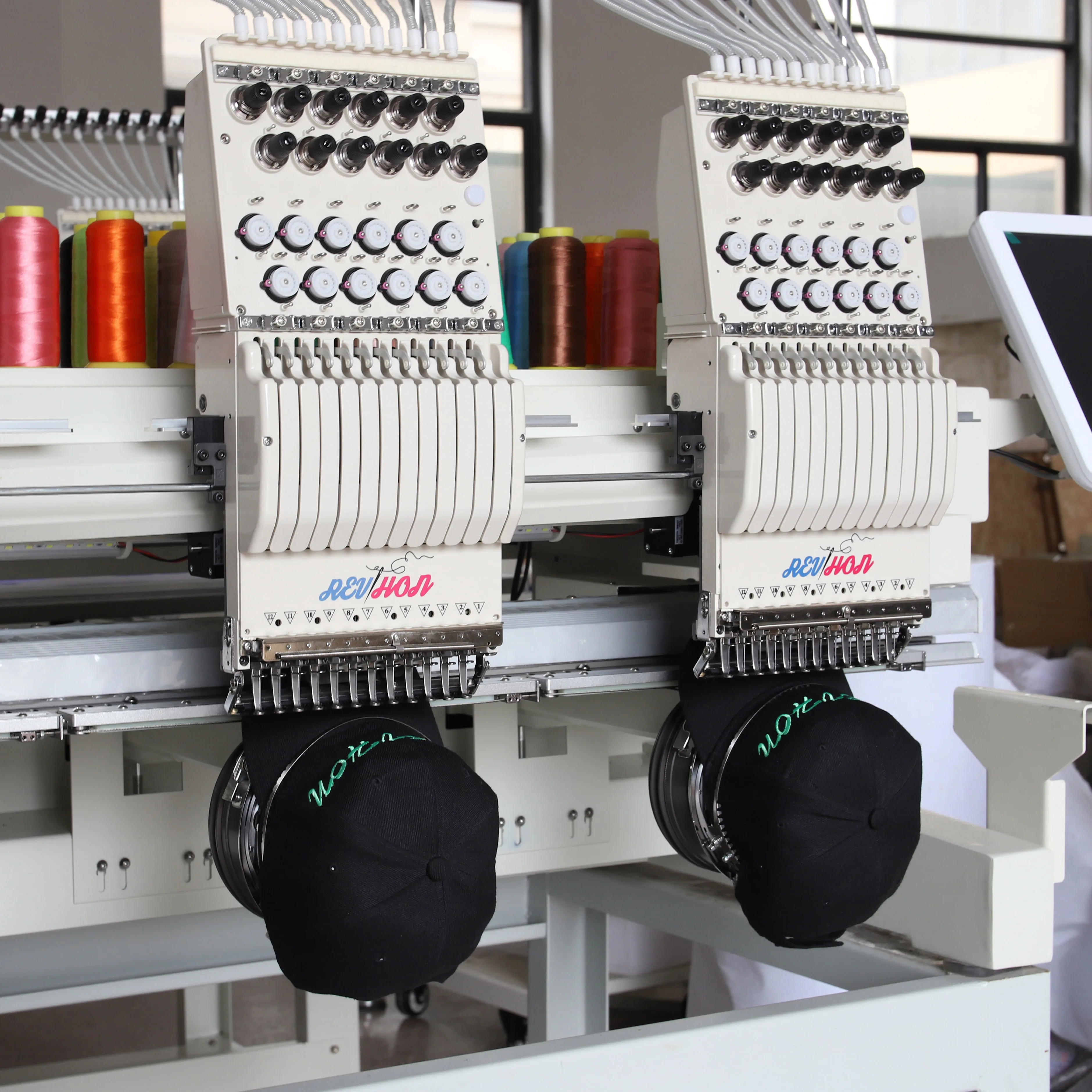 Big Sale!!! QHM New 3 Heads Embroidery Machine Price Made In China